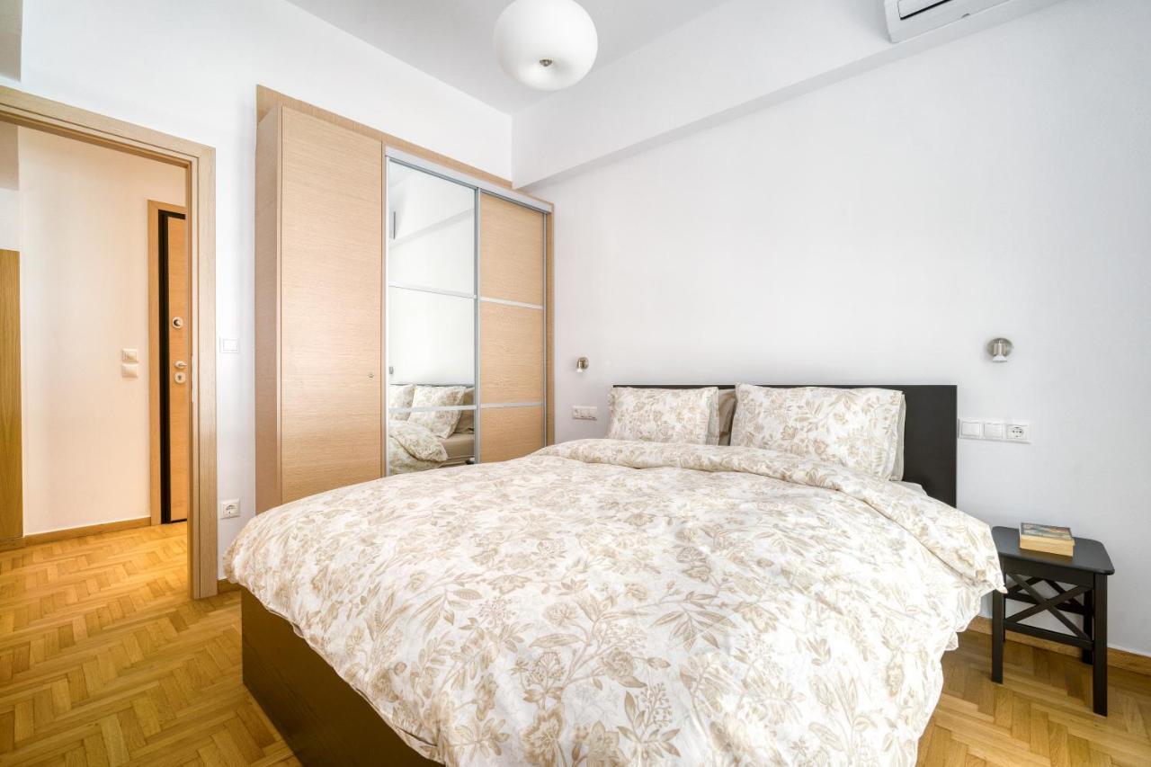 Stylish, Sunny New 2 Bedroom, Prime Central Athens Luaran gambar